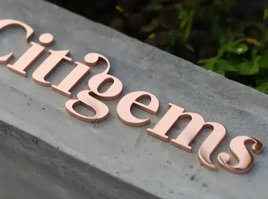 2.2 Solid Metal Letters