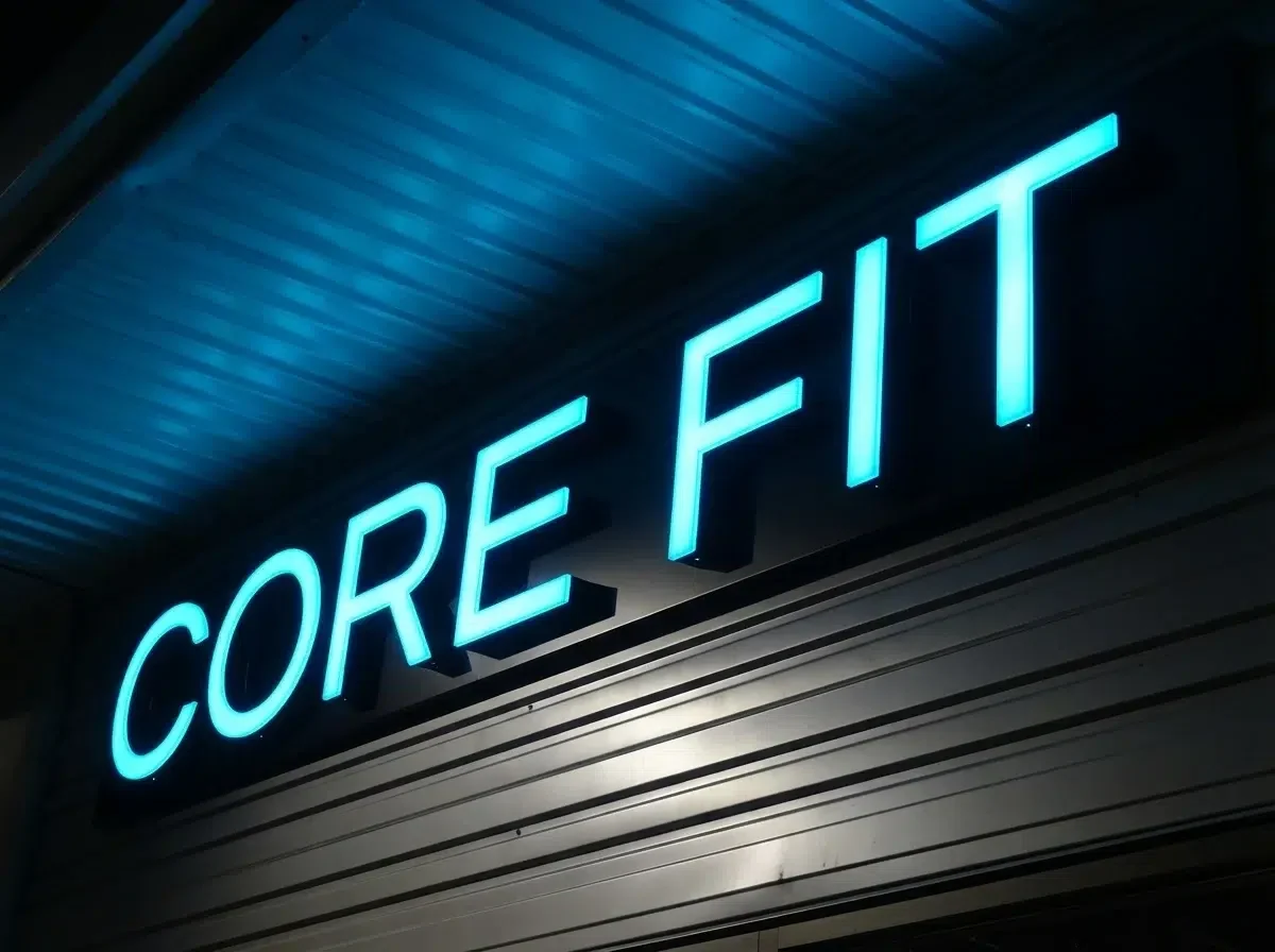 Front_Lit_Channel_Letters__Outdoor_Exterior_Storefront_Channel_Letters__Retail_Franchise_Retail_Stores_Boutiques__45